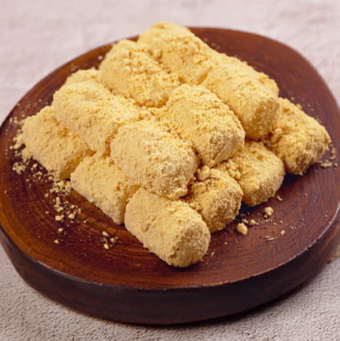 인절미 (콩고물) Injeolmi Rice Cake (Soybean Powder)