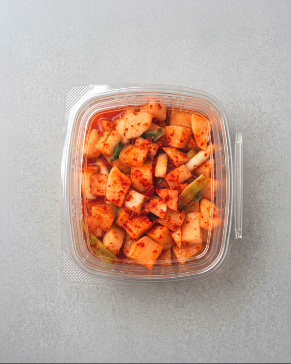 깍두기 Diced Radish Kimchi